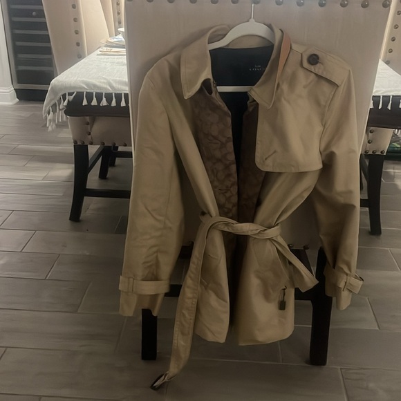 Coach rain trench coat.  Size medium. - Picture 7 of 7